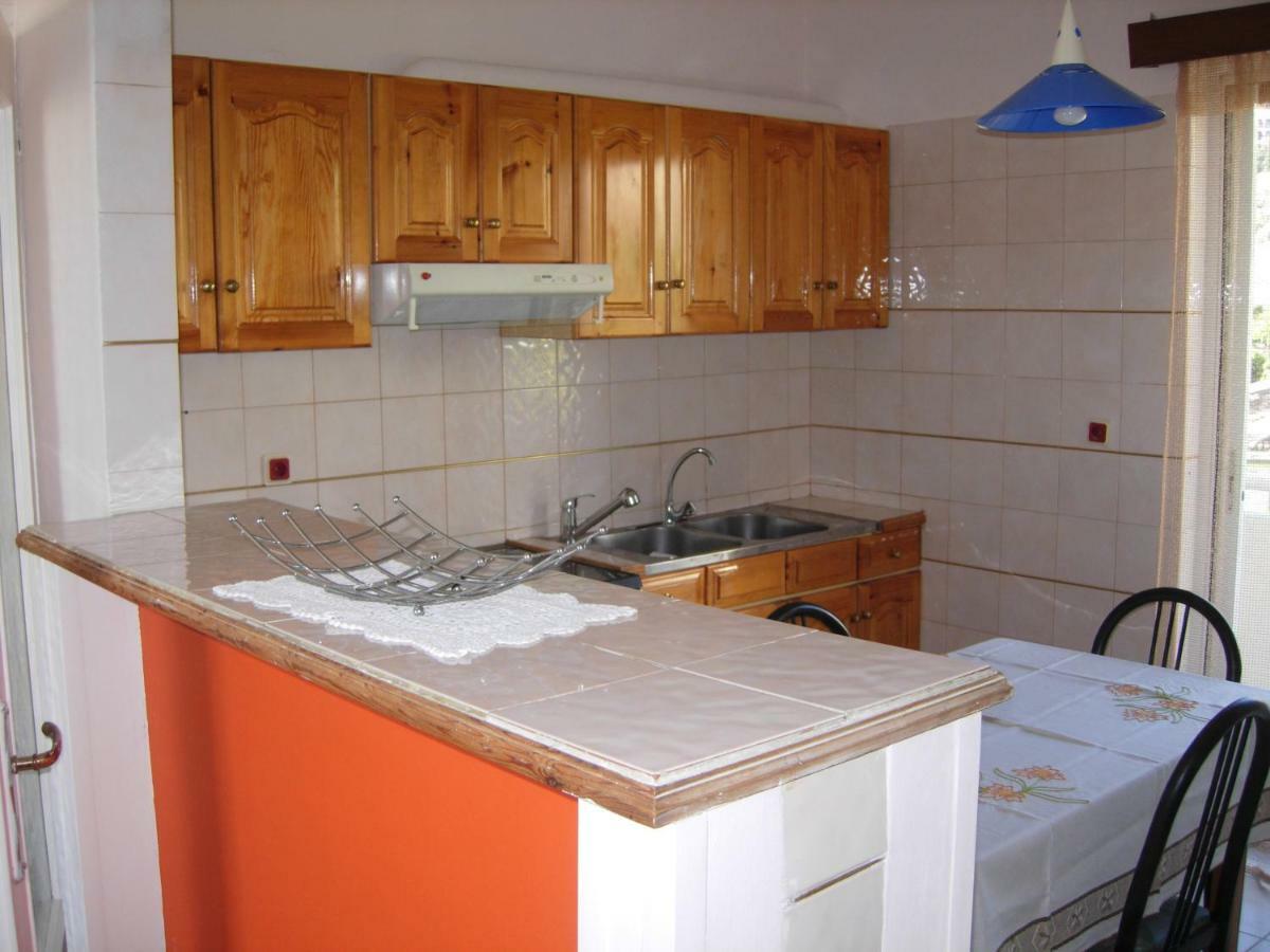 B1 Apt Mytilini Экстерьер фото